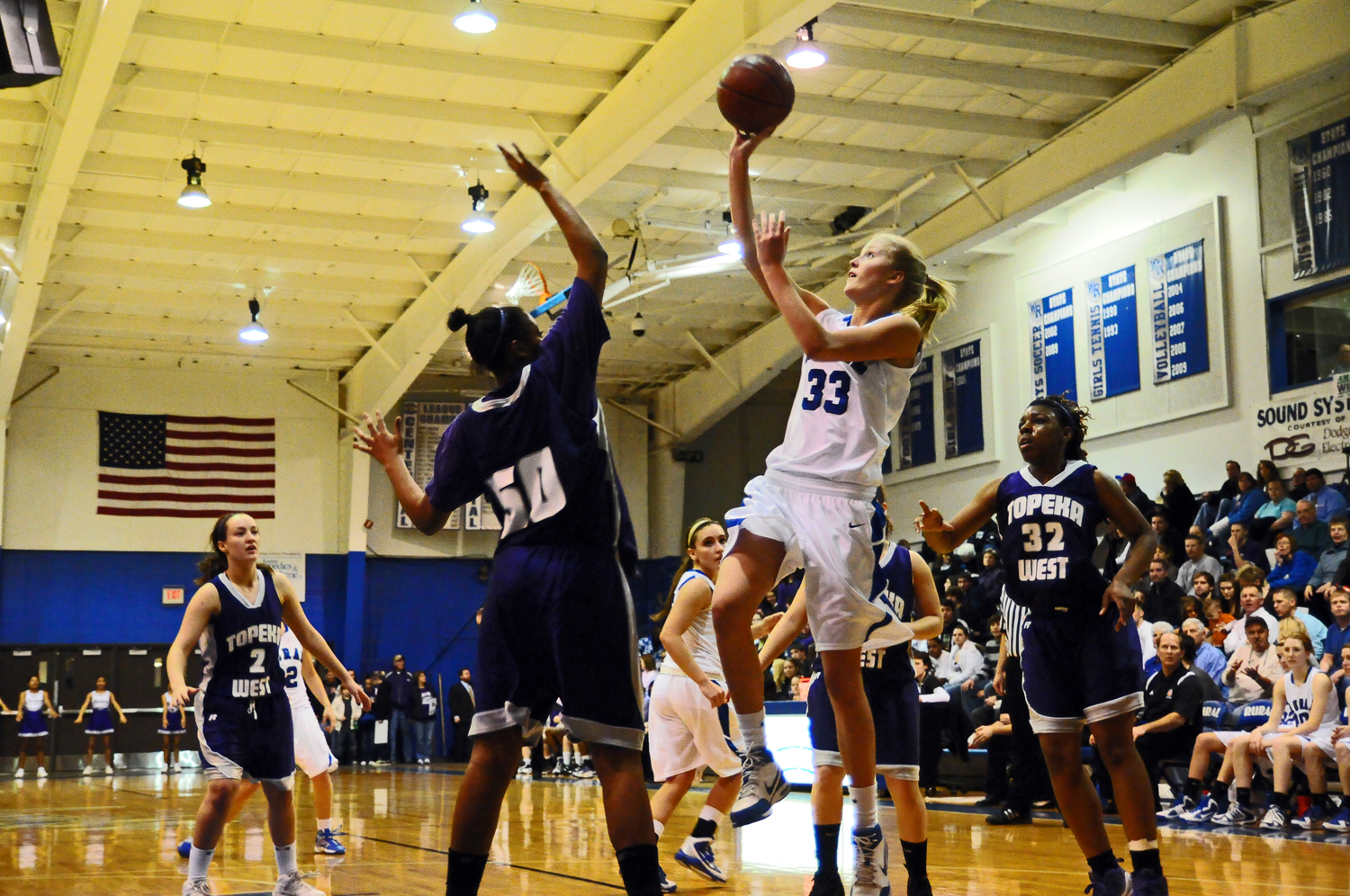Example of Washburn Rural basketball